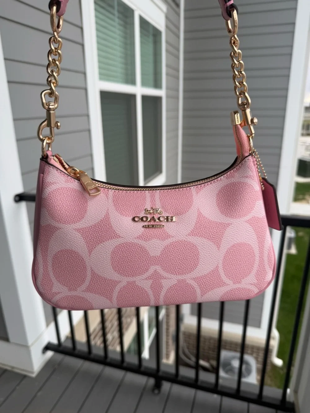 COACH powder Pink Signature Canvas Shoulder Bag - Picture 1 of 7